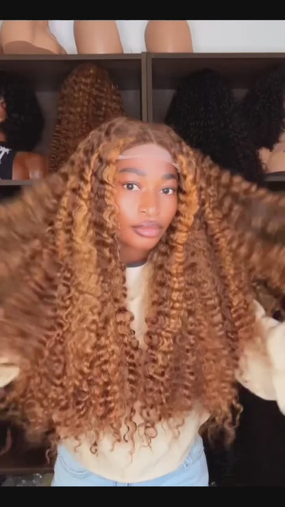 LUXURY CURLS